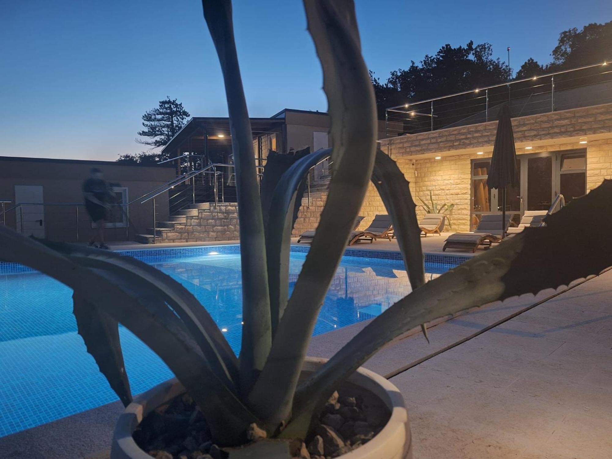 Hotel Boora Glamp Experience & Heated Infinity Pool Senj  Exterior foto