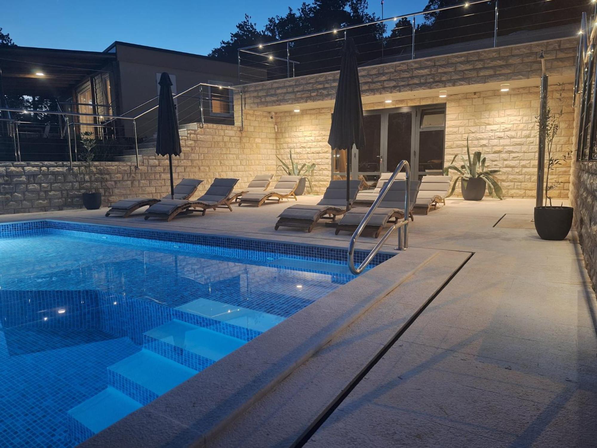 Hotel Boora Glamp Experience & Heated Infinity Pool Senj  Exterior foto